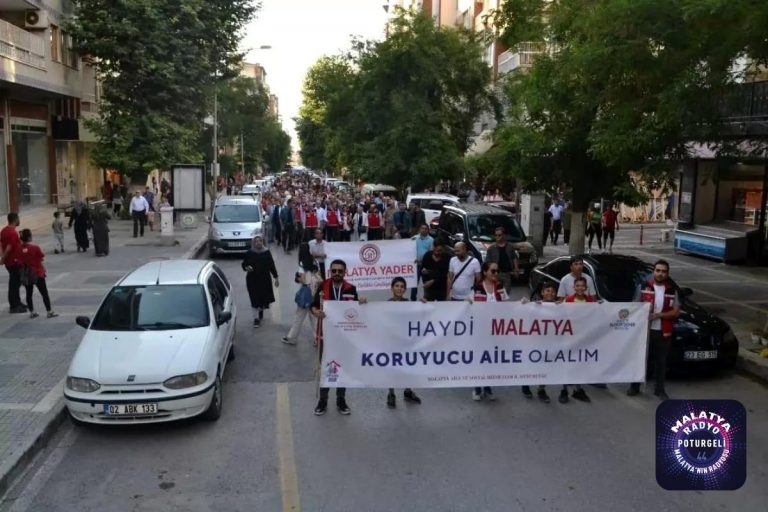 Malatya’da koruyucu aileler günlerini kutladı