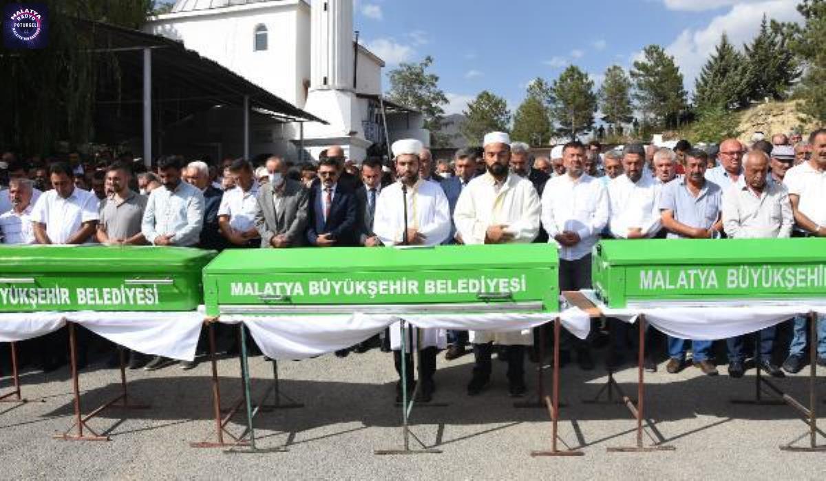 DÜĞÜNDEN DÖNENLERİ TAŞIYAN MİNİBÜS İLE KAMYON ÇARPIŞTI; 7 ÖLÜ, 5’İ AĞIR, 9 YARALI