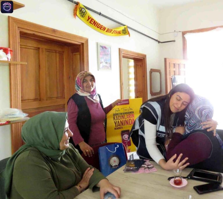 Kadın polislerden kadınlara “şiddet” uyarısı