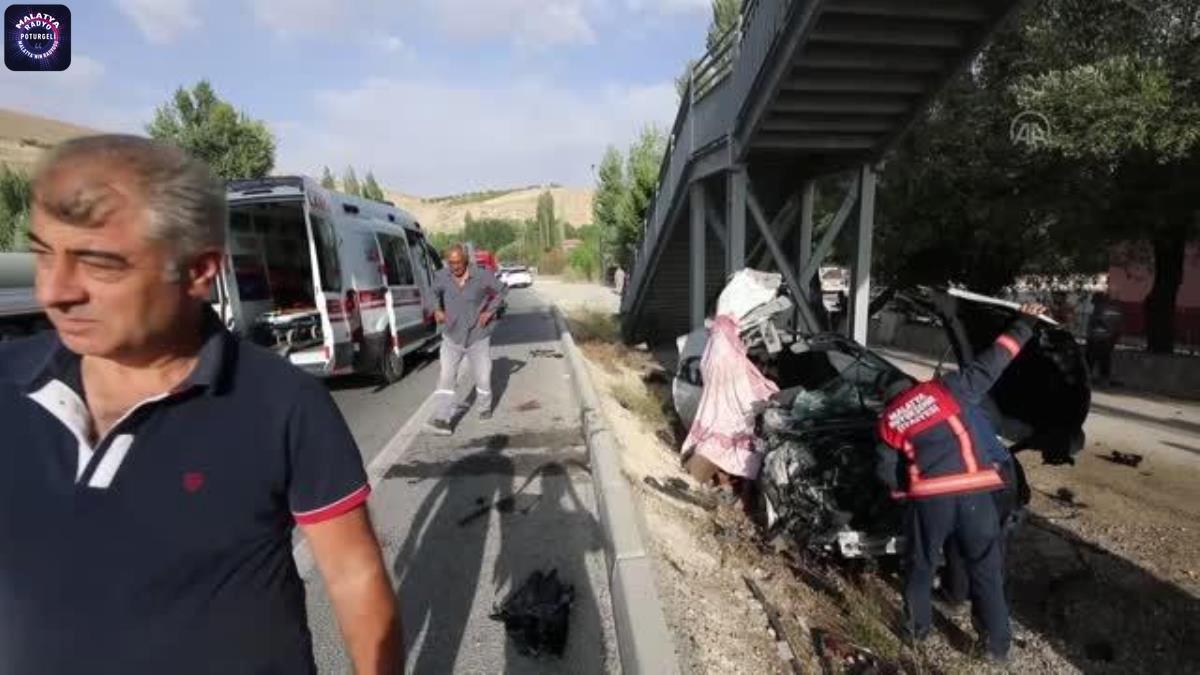 Son dakika haber! Otomobilin üst geçide çarpması sonucu 2 kişi öldü, 2 kişi yaralandı