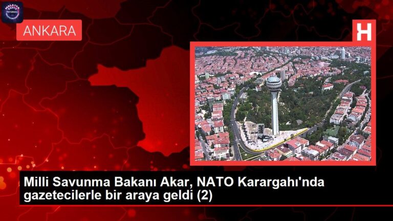 Milli Savunma Bakanı Akar, NATO Karargahı’nda gazetecilerle bir araya geldi (1)