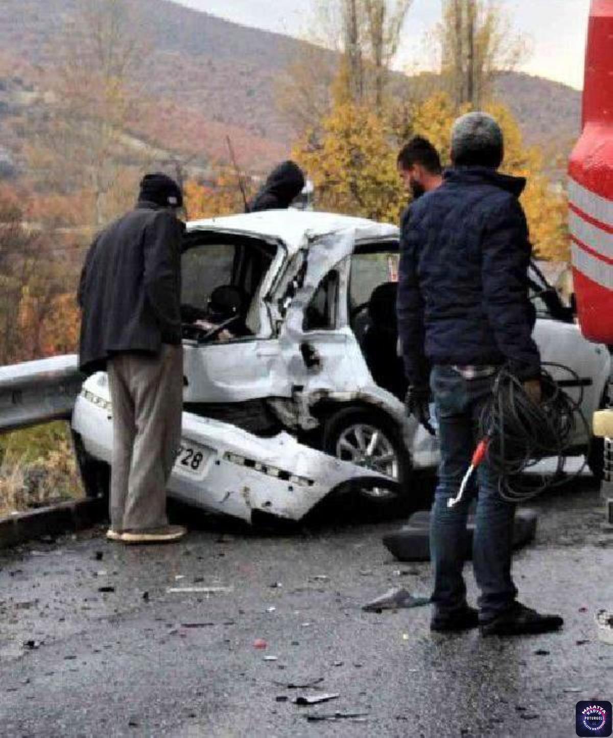 Elazığ’da, TIR ile otomobilin çarpıştığı kazada ölü sayısı 2’ye çıktı