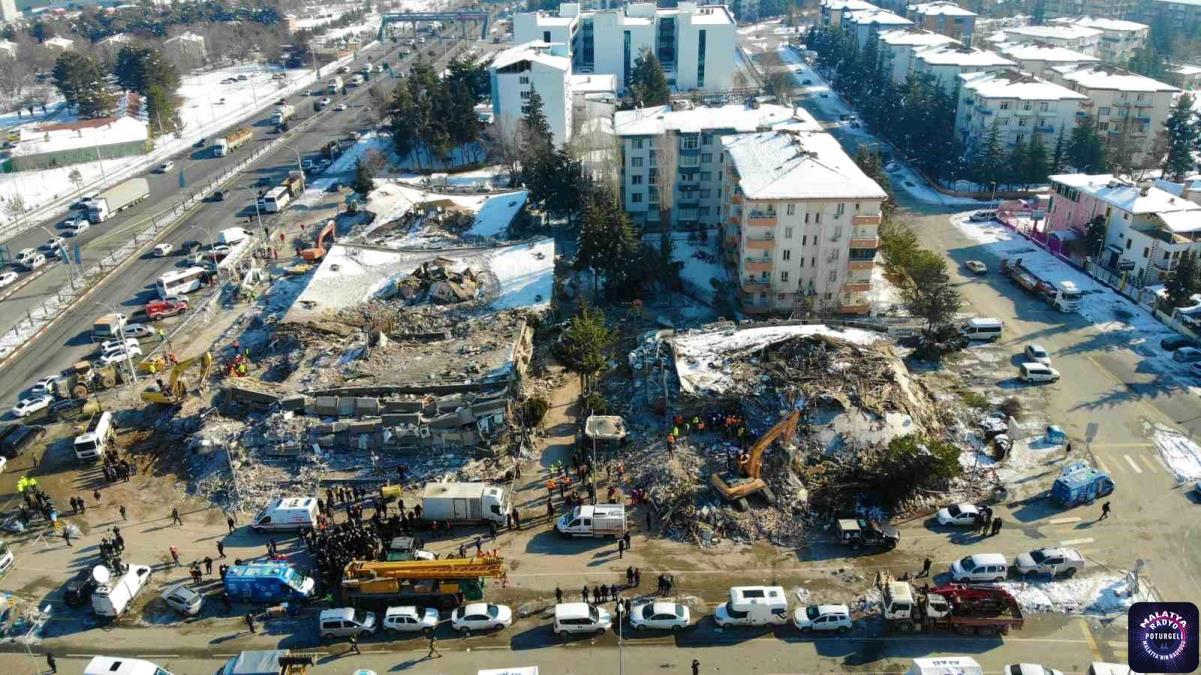 Malatya’da depremin altıncı gününde arama kurtarma çalışmaları havadan görüntülendi