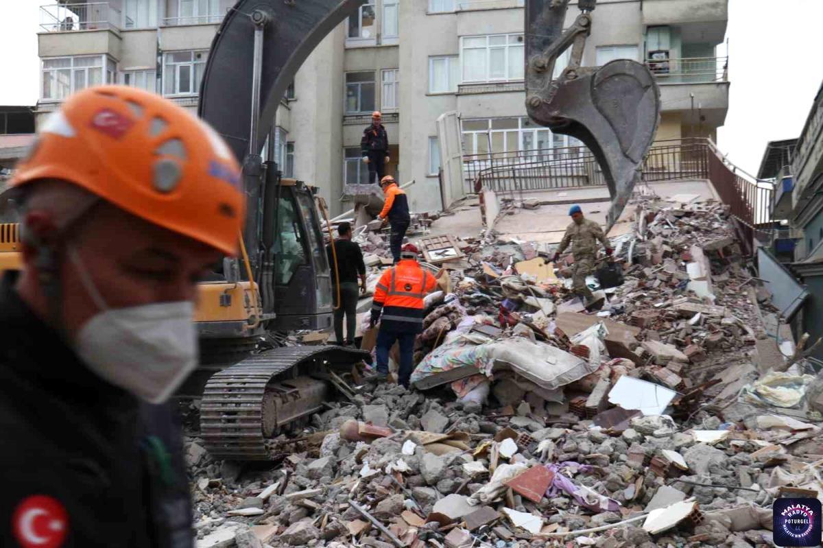 Malatya’da iki noktada arama kurtarma çalışması devam ediyor