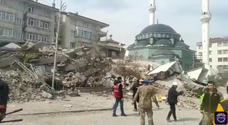 Veli Ağbaba: Yeşilyurt’ta Meydana Gelen 5.6 Şiddetindeki Depremin Ardından Maalesef Malatya’da Yeni Binalar Çöktü