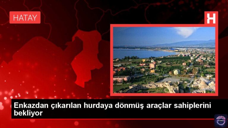 Enkazdan çıkarılan hurdaya dönmüş araçlar sahiplerini bekliyor