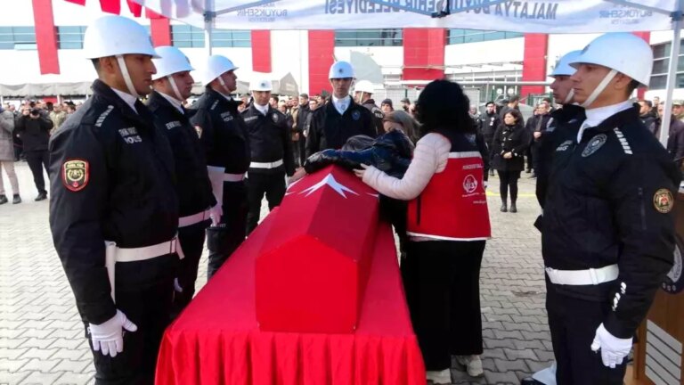 Malatya’da kazada şehit olan polis memuru için tören düzenlendi