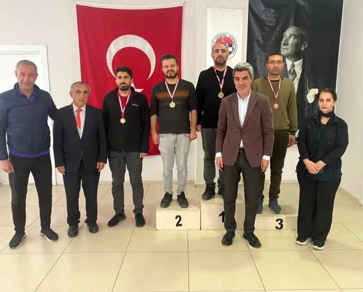 Malatya’da Öğretmenler Günü Satranç Turnuvası Yapıldı