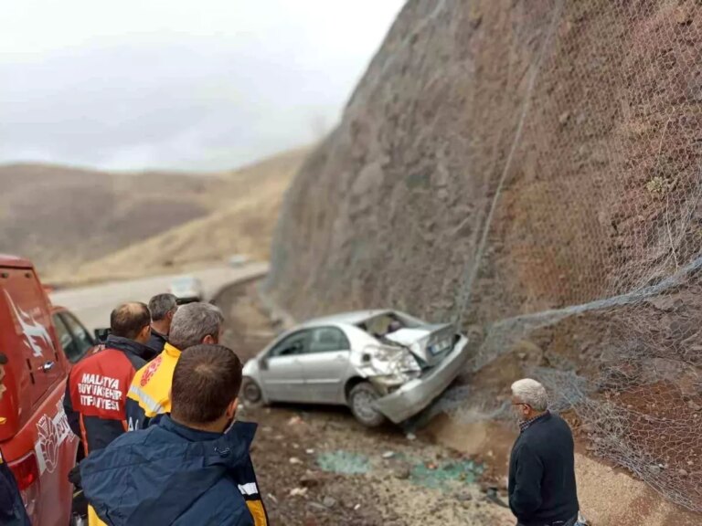 Malatya’da Otomobil Devrildi: 1 Yaralı