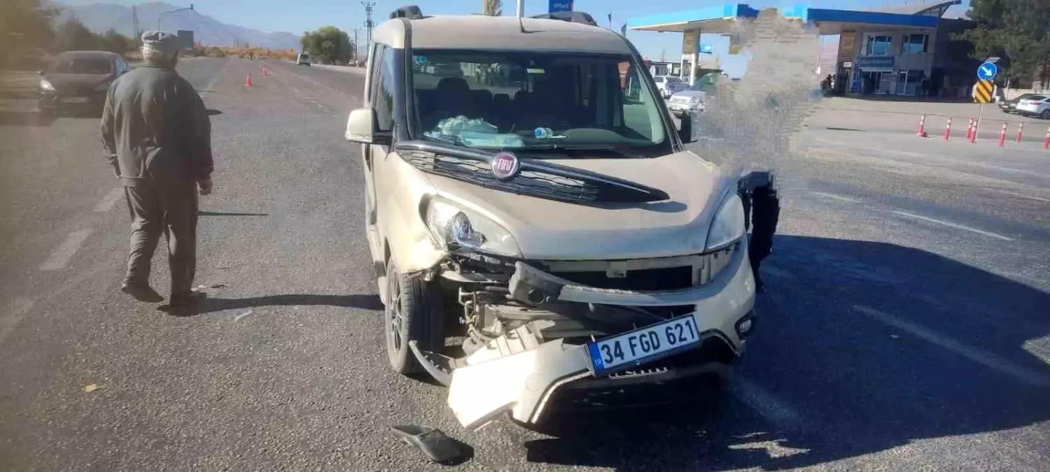 Malatya’da Tır ile Hafif Ticari Araç Çarpıştı: Bir Yaralı