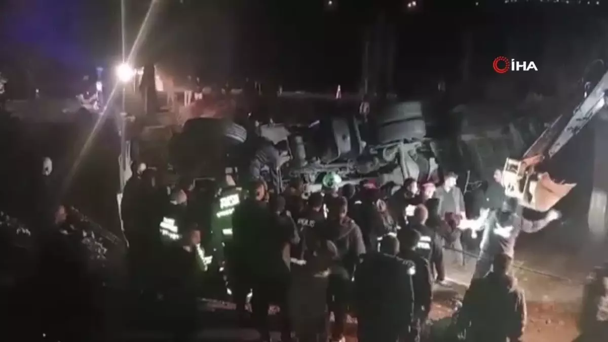 Malatya’da Trafik Kazasında 2 Polis Tırın Altında Kaldı