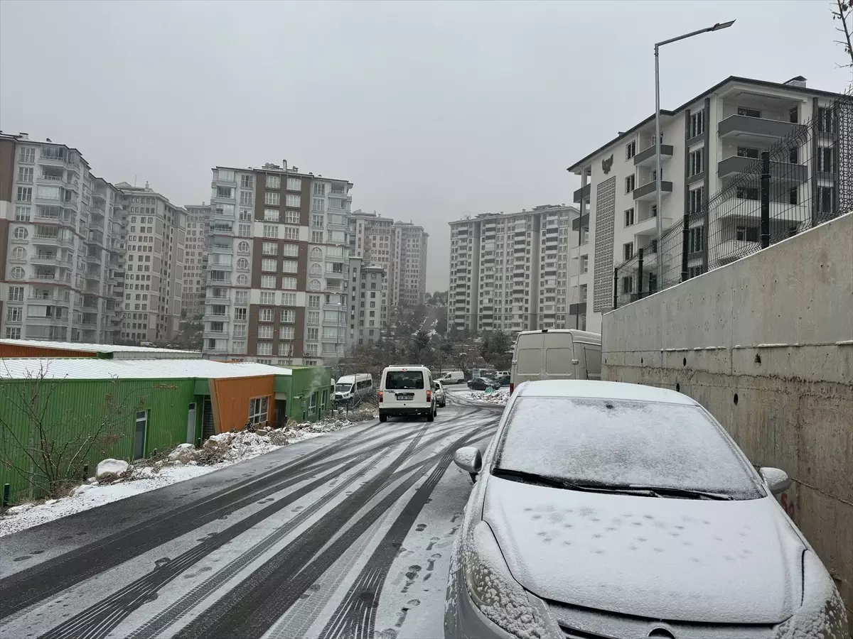 Malatya’da Etkili Kar Yağışı Hayatı Olumsuz Etkiliyor