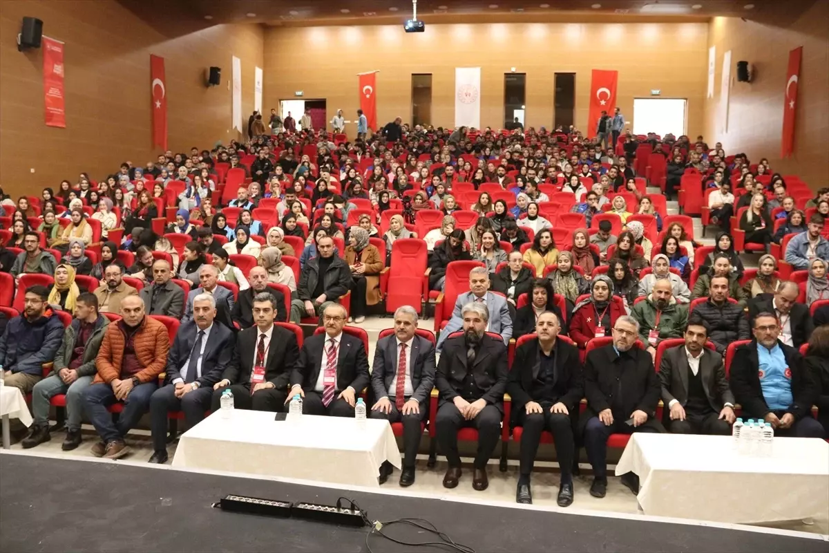 Malatya’da Gençlik Politika Belgesi Vizyon Çalıştayı Düzenlendi