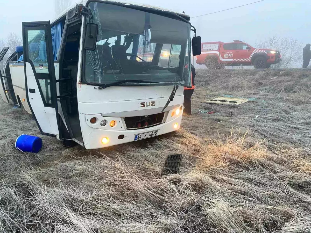 Malatya’da Tekstil İşçilerini Taşıyan Servis Aracı Takla Attı: 1 Ölü, 16 Yaralı