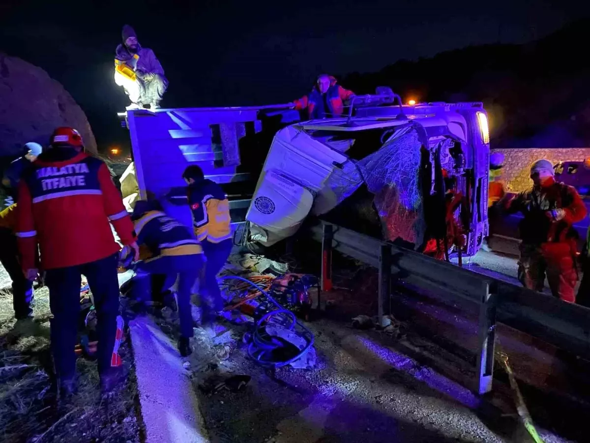 Malatya’da Tır Kazası: 2 Kişi Hayatını Kaybetti